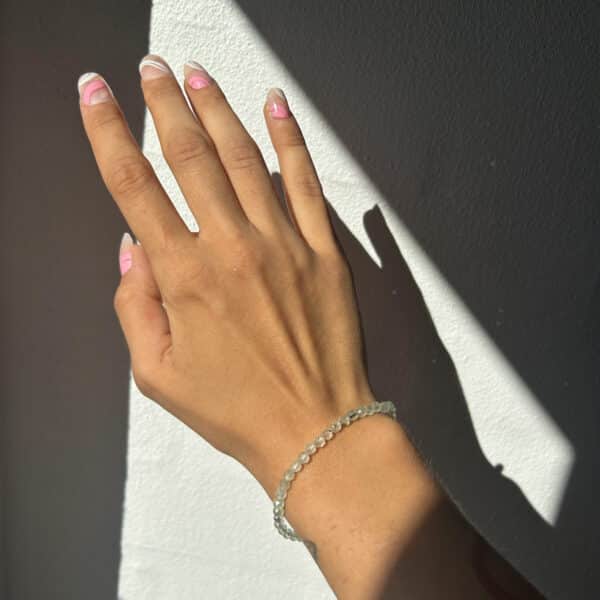 Armbånd med Prehnit krystaller