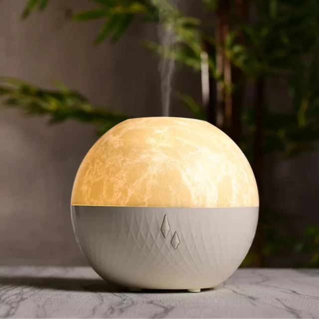 🌸 NYHED 🌸

Aromadiffuser til æteriske olier, der giver det smukkeste månelys - den giver ro og balance i dit sind og hygge i dit hjem ❤️

Tilsæt bare vand og din yndlings æteriske olier 🌿

Se meget mere om diffuseren i vores webshop ❤️

👍 TILBUD - spar 10% på Selene aromadiffuser 👍

#aromadiffuser #diffuser #aromaterapi #æteriskeolier #indeklima #indretningsinspiration
